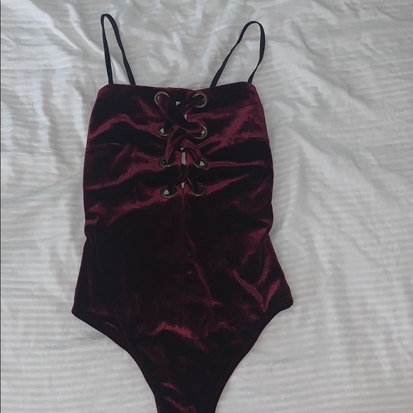 Red velvet bodysuit - Picture 1 of 3